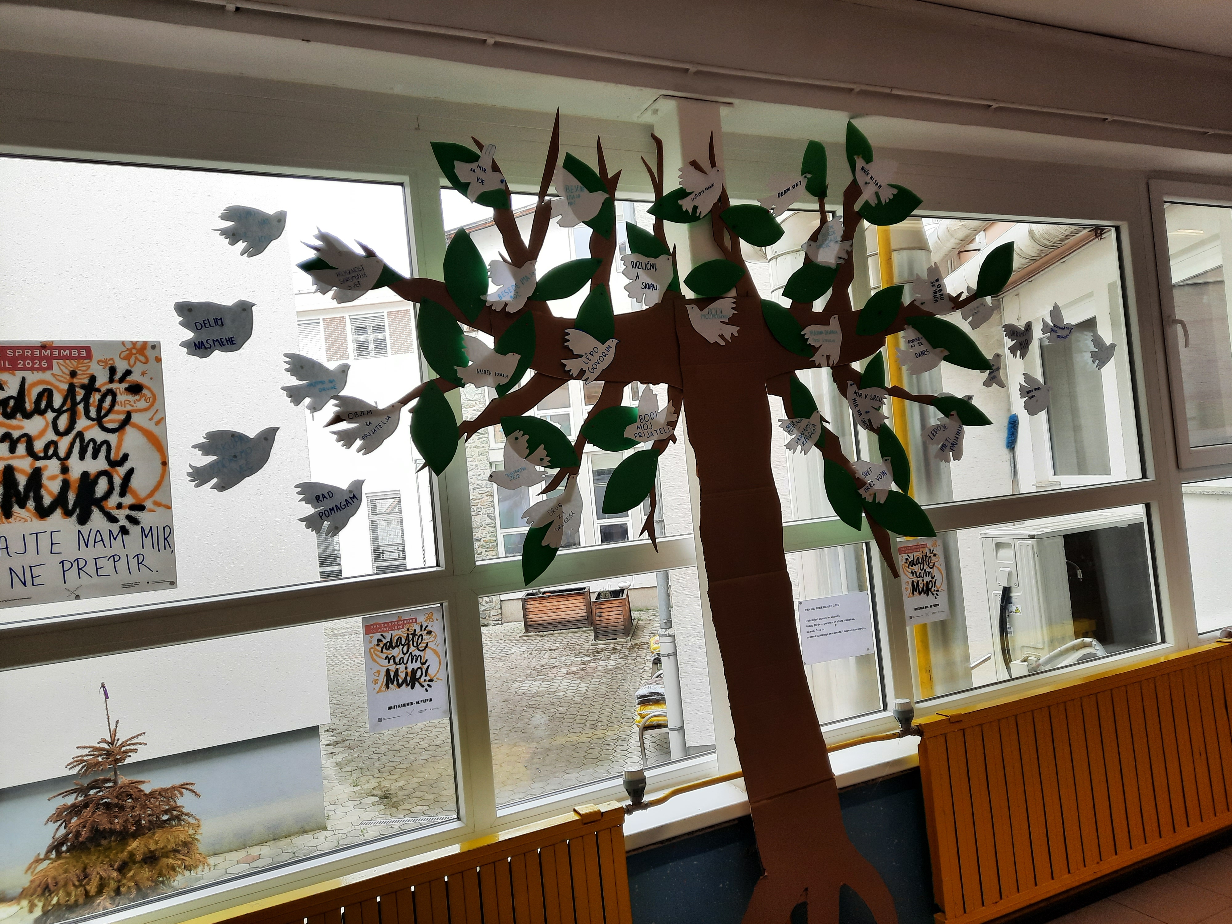 OS_Janka_Glazerja_Ruse_Drevo_miru